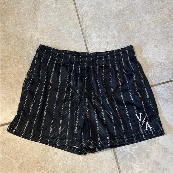Vital Apparel Keep On Pushing Mesh Athletic Shorts L 5.5 Inseam - Picture 1 of 5
